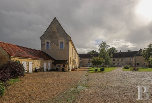 A large 18th century farmhouse and dovecote transformed into a hotel in the Oise, near Senlis - photo  n°23